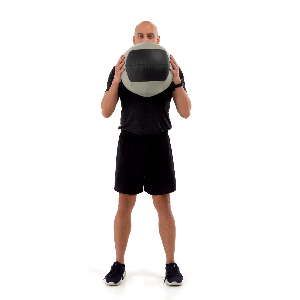 Med Ball Reverse Half Lunge with trainwell